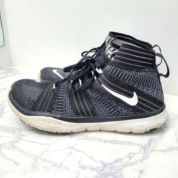 Nike Black & White Sneakers Running Shoes Size: 8.5US - Picture 1 of 12